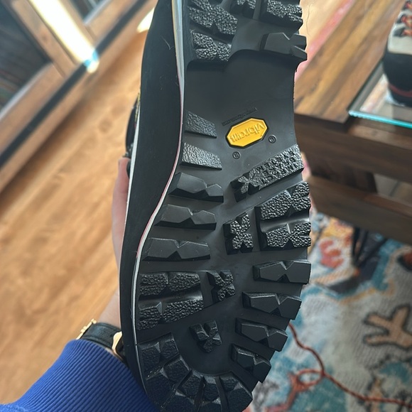 Nepal Cube GTX Mountaineering Boot - Women's 8.5 - Picture 2 of 3